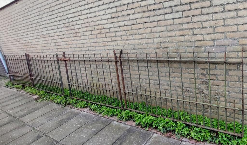 Oud ijzeren smeden hekwerken (zie omschrijving), Ophalen of Verzenden, Gebruikt, IJzer, Sierhekwerk