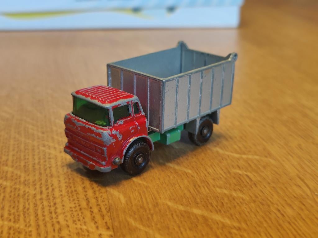 Matchbox GMC Tipper Truck ROOD, Ophalen of Verzenden, Zo goed als nieuw, Bus of Vrachtwagen