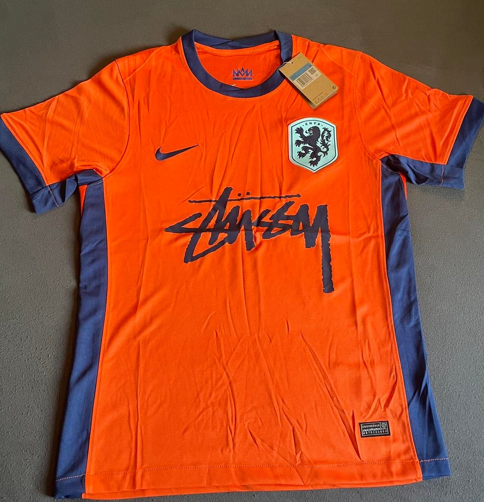Limited Koningsdag Stussy X Nederland jersey / Nieuw, Kleding | Heren, T-shirts, Verzenden, Nieuw, Maat 48/50 (M), Oranje