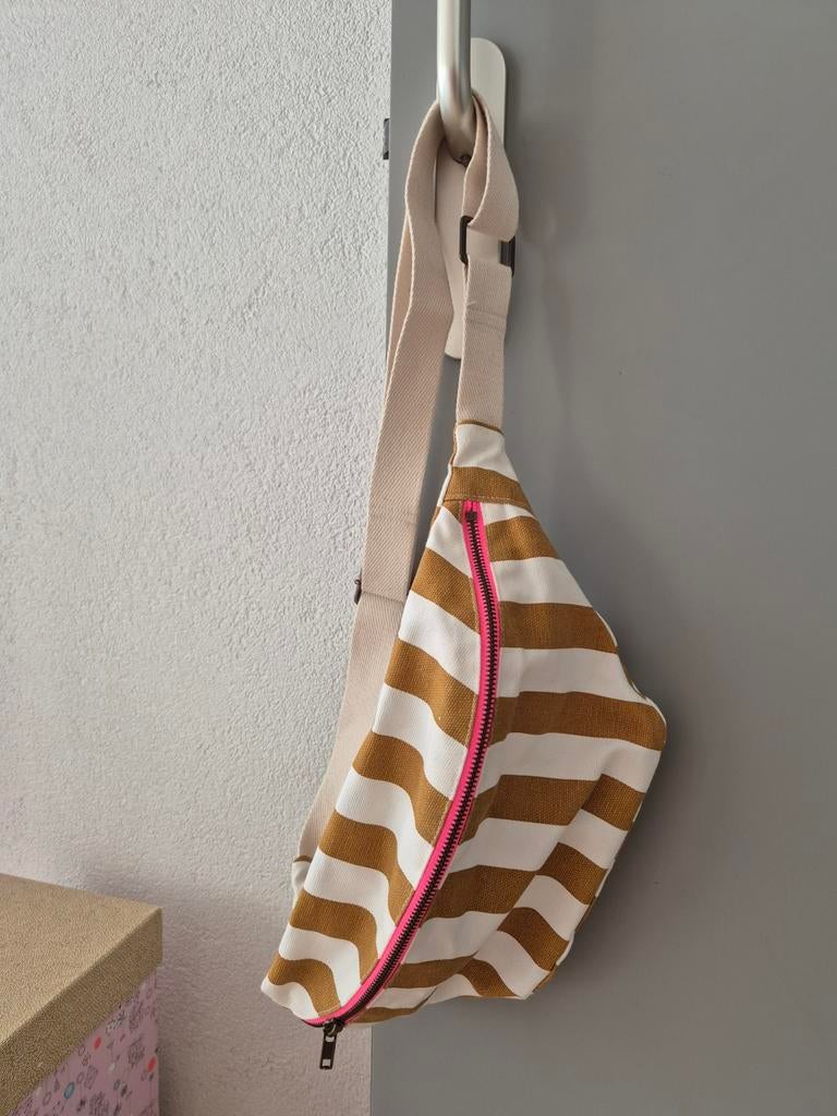 Heuptasje Cross Body tasje Rose in April, Ophalen of Verzenden, Nieuw, Overige kleuren, Schoudertasje