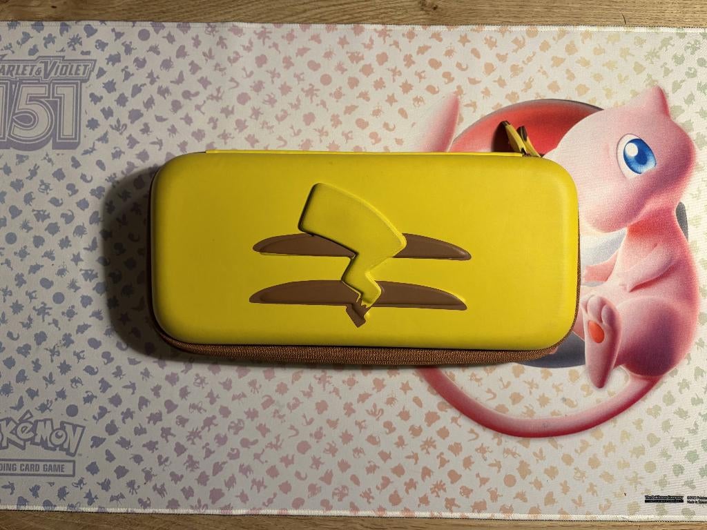[Switch] Pikachu Hoesje, Ophalen of Verzenden, Zo goed als nieuw, Overige modellen, Hoesje, Tasje of Behuizing