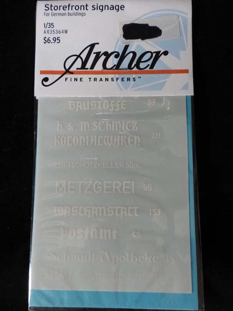 AR35364W -  Storefront Signage, German (white), Hobby en Vrije tijd, Modelbouw | Figuren en Diorama's, Ophalen of Verzenden, Nieuw