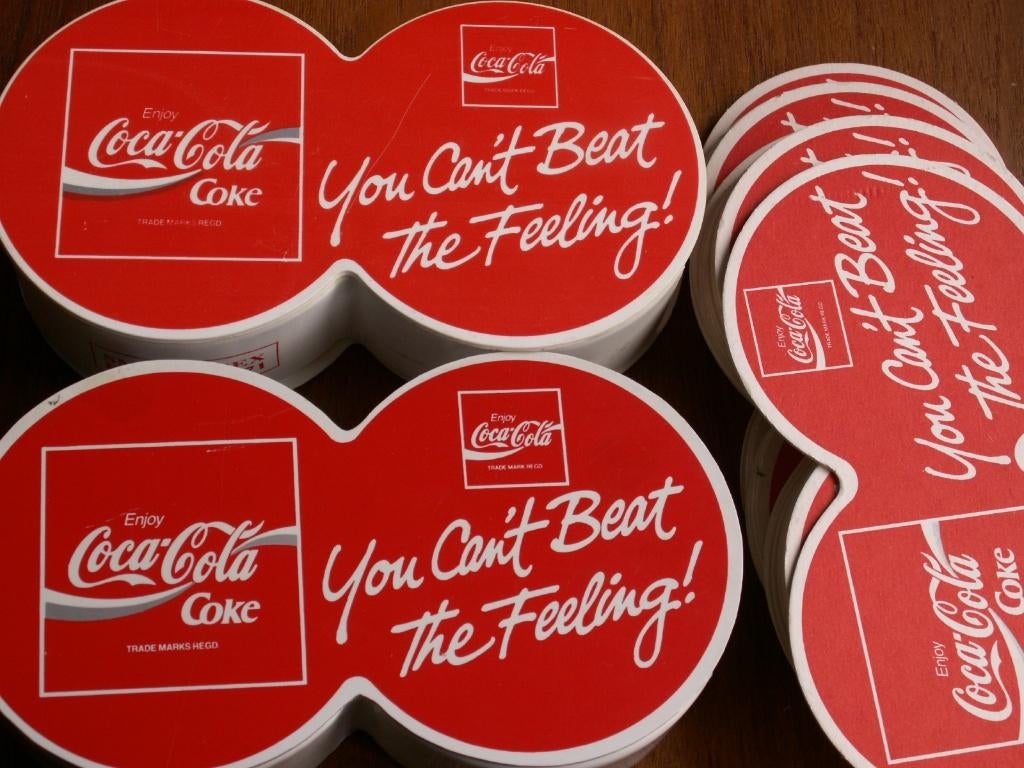 2 x Coca Cola houder voor dubbele bierviltjes (incl viltjes), Ophalen of Verzenden, Nieuw, Overige typen