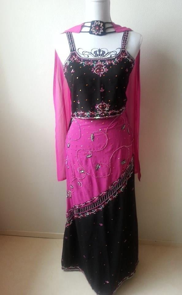 Ghagra zwart/rose maat 36, Kleding | Dames, Ophalen, Overige typen, Zwart, Zo goed als nieuw