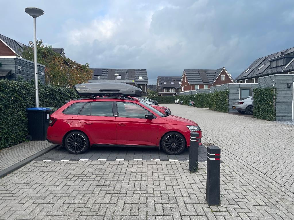 Dakkkoffer Thule Motion 3 L (titaangrijs) huren, Ophalen, Zo goed als nieuw