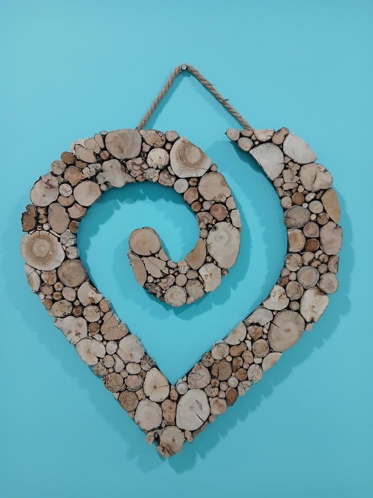 Landelijk valentijnshart van schijfjes drijfhout, Huis en Inrichting, Woonaccessoires | Wanddecoraties, Ophalen of Verzenden, Nieuw