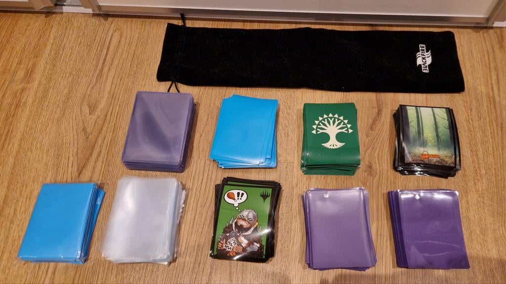 Magic: The Gathering Sleeves en dobbelsteenzak, Ophalen of Verzenden, Zo goed als nieuw, Losse kaart