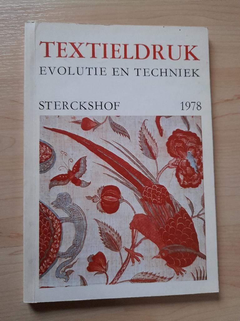 TEXTIELDRUK EVOLUTIE EN TECHNIEK, Ophalen of Verzenden, Zo goed als nieuw