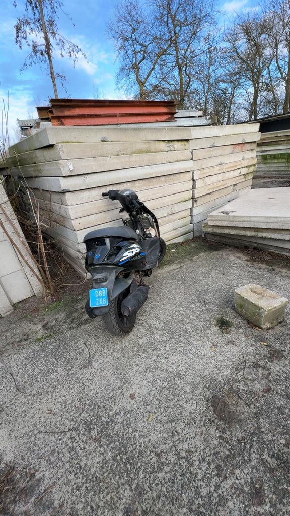 Zip 180 cc zonder 123, Fietsen en Brommers, Scooters | Piaggio, Ophalen, Zo goed als nieuw, Tweetakt, Zip