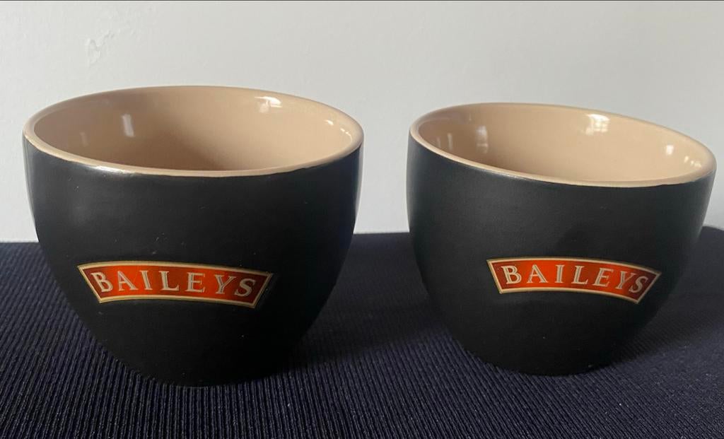 2 Baileys Irish Cream keramisch koffiemokjes., Verzamelen, Ophalen of Verzenden, Zo goed als nieuw, Overige typen