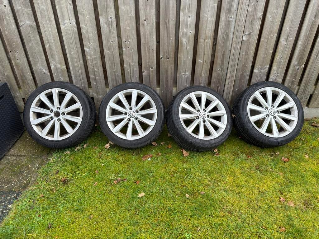 Volkswagen 17 inch velgen 205 50 17 met TPMS, Auto-onderdelen, Banden en Velgen, Velg(en), 17 inch, 205 mm, Winterbanden