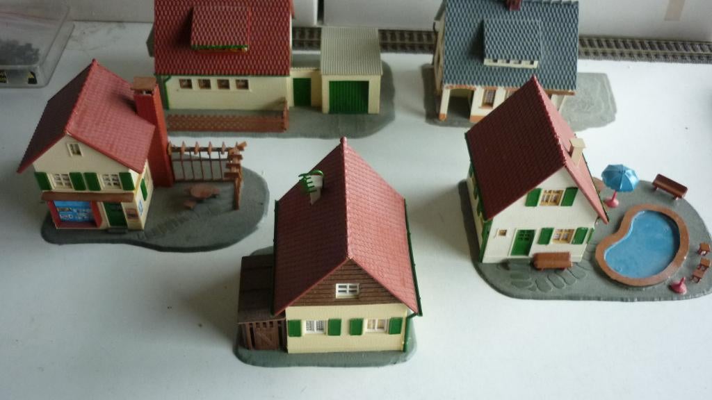 5  mooie huisjes, Gebruikt, Gelijkstroom, Brug, Tunnel of Gebouw, Ophalen of Verzenden