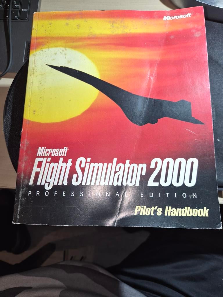 Microsoft Flight Simulator 2000 Professional Edition, Ophalen of Verzenden, Gebruikt, Windows