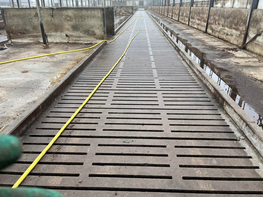 Betonroosters, Toebehoren