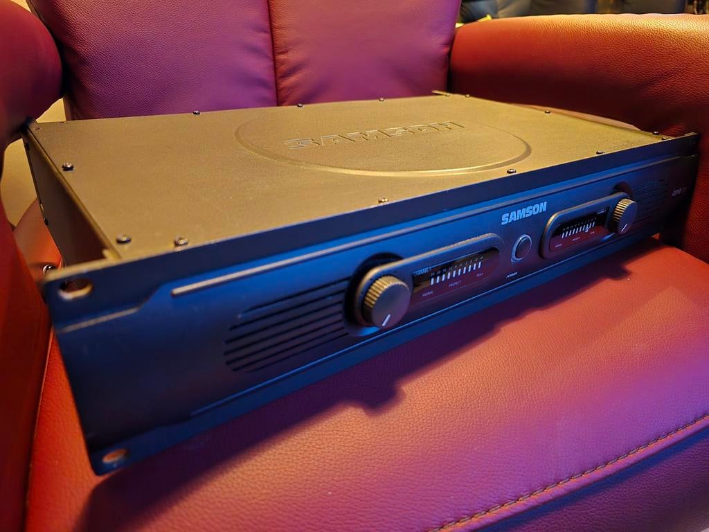 Alesis Servo 300, Muziek en Instrumenten, Ophalen of Verzenden, Zo goed als nieuw, Minder dan 50 watt