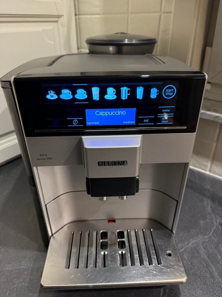 Siemens EQ6 Series 300 Koffiezetapparaat, Witgoed en Apparatuur, Koffiezetapparaten, Afneembaar waterreservoir, Koffiemachine