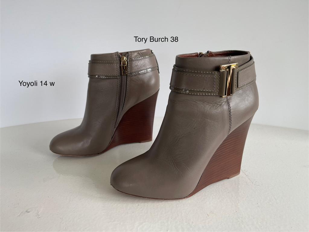14W)Tory Burch 8M 38 donkergrijs taupe leren enkellaarzen, Kleding | Dames, Schoenen, Zo goed als nieuw, Lage of Enkellaarzen