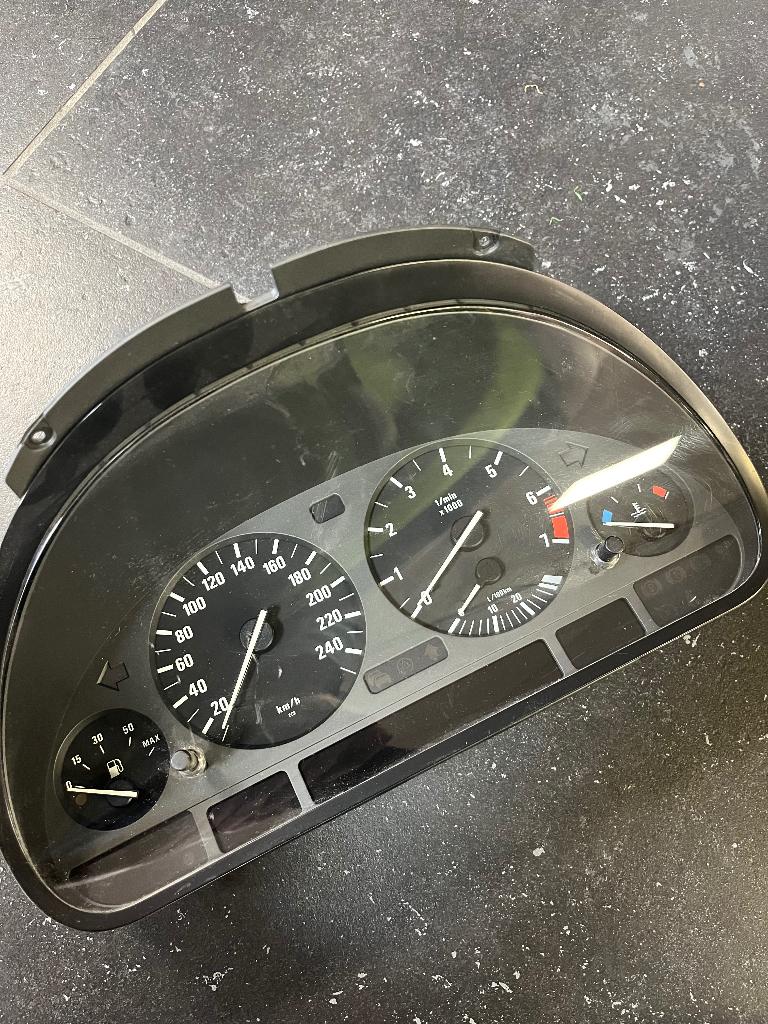 Bmw 5-serie km teller tacho vdo kilometerteller E39 E38, Auto-onderdelen, Ophalen of Verzenden, Gebruikt, BMW