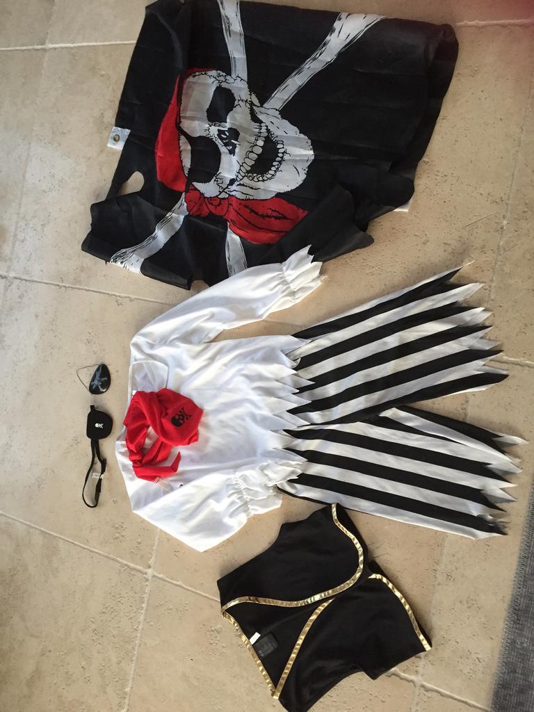 Piratenpak met vlag kleutermaat, Ophalen of Verzenden, Zo goed als nieuw