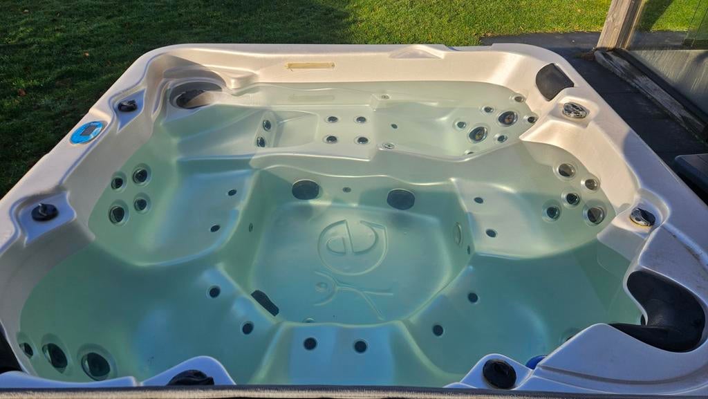 Jacuzzi 6 persoons met Spanet SV3.T systeem, Tuin en Terras, Bubbelbaden en Hottubs, Ophalen of Verzenden, Gebruikt