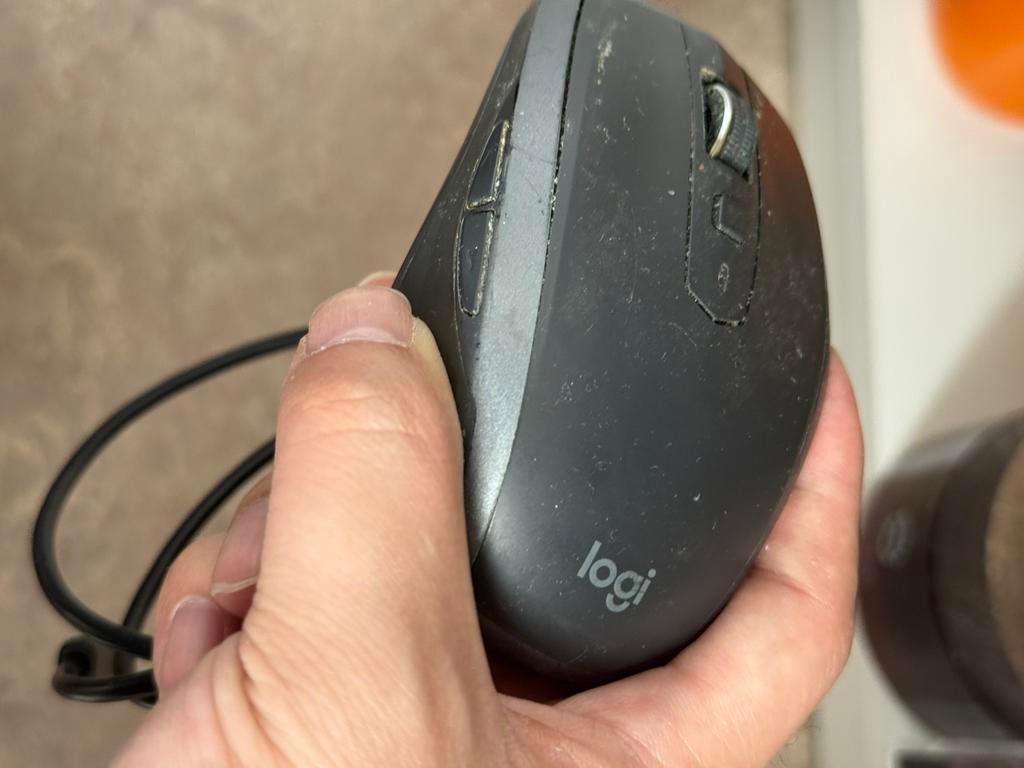 Logitech MX Anywhere 2S Wireless Mouse (Graphite), Computers en Software, Muizen, Muis, Gebruikt, Ophalen of Verzenden, Draadloos