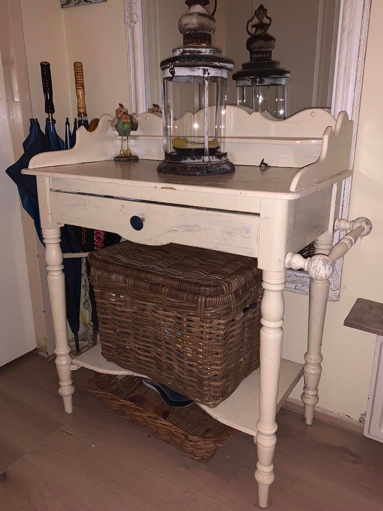 Echt Antieke Witte wastafeltje., Huis en Inrichting, Tafels | Sidetables, Ophalen, 100 tot 150 cm, Zo goed als nieuw, 25 tot 50 cm