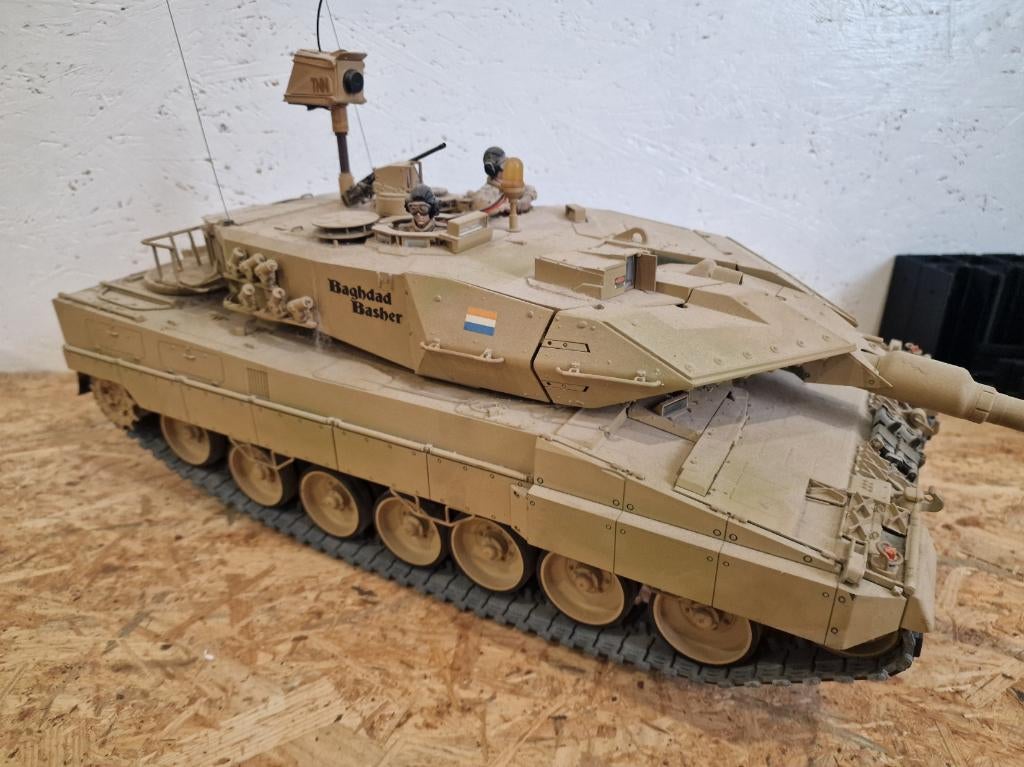 Tamiya Leopard 2A6 Full Options 56020 Schaal 1/16, Gebruikt, Auto offroad, Schaal 1:16, RTR (Ready to Run)