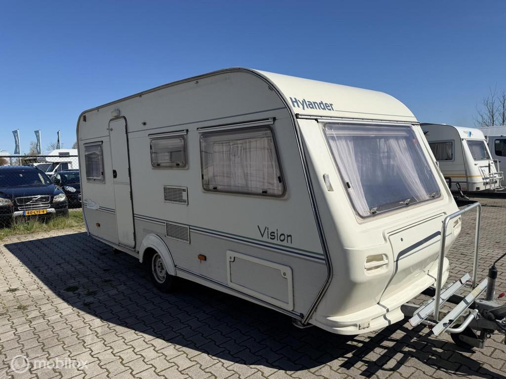 Hylander VISION 440 + voortent, Caravans en Kamperen, Caravans, Overige merken, Rondzit, Bedrijf, 750 - 1000 kg