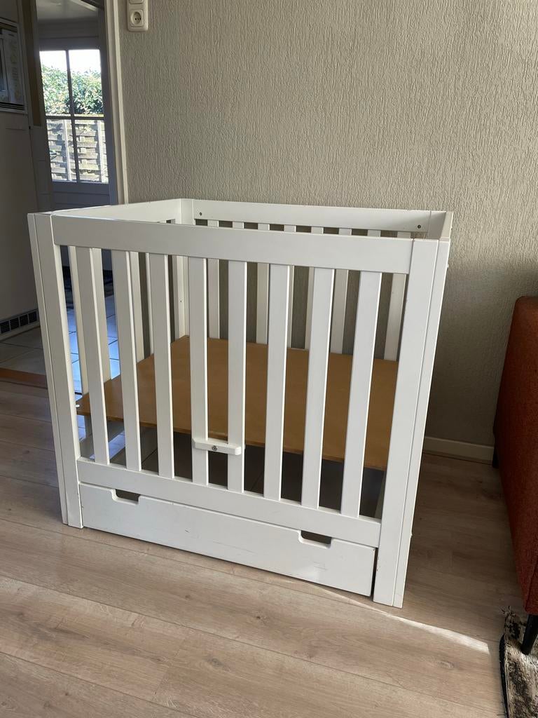 Witte baby box met lade - gratis ophalen, Ophalen, Gebruikt, Vierkant, In hoogte verstelbaar