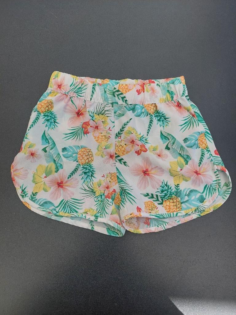 Korte broek meisjes maat 128, Ophalen, Zo goed als nieuw, Meisje, Broek