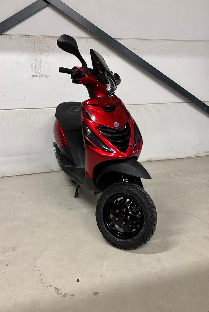 Piaggio Zip SP H2O 70cc Polini /orgineel sp op kenteken, Ophalen, Zo goed als nieuw, Benzine, Zip