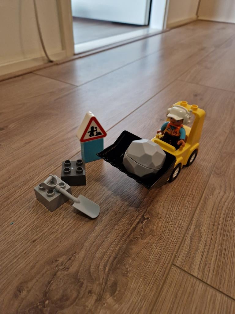 LEGO Duplo Bulldozer 10930 met werkman en accessoires, Ophalen of Verzenden, Zo goed als nieuw, Complete set, Duplo