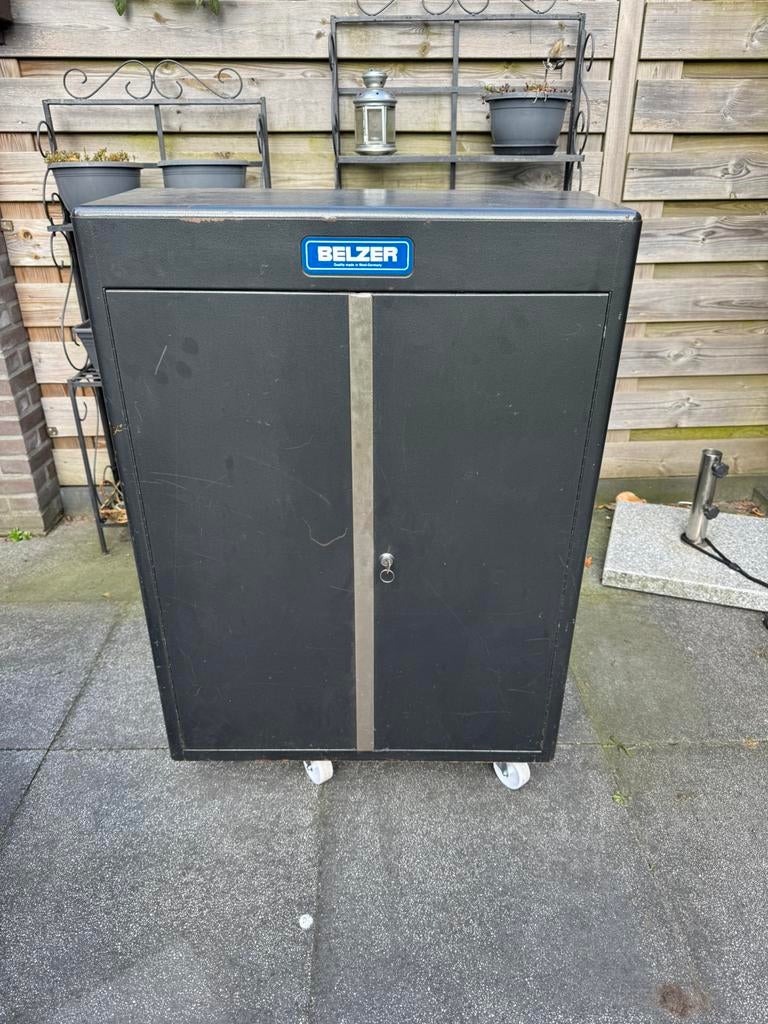 Prachtige vintage Belzer gereedschapskast met sleutel IZGST, Ophalen