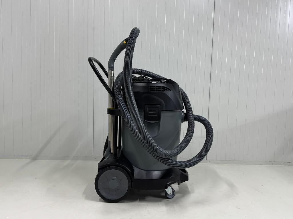 KARCHER NAT/DROOG STOFZUIGER NT 70/2, Ophalen of Verzenden, Zo goed als nieuw, 2000 watt of meer, Waterstofzuiger