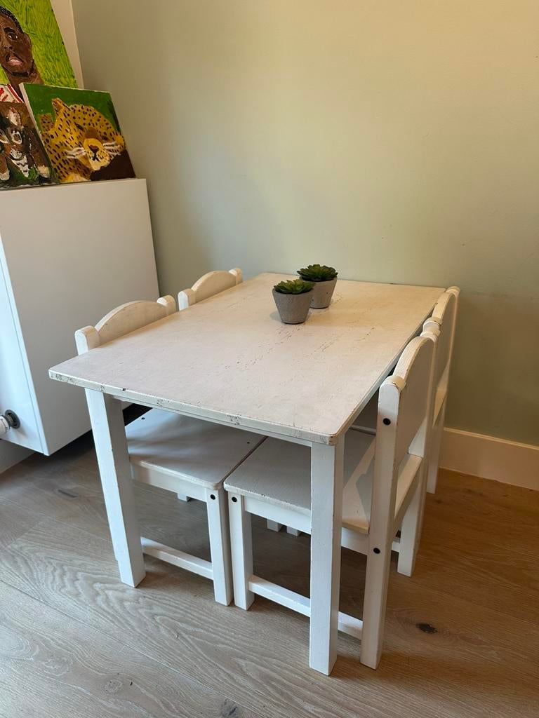 Kindertafel met 4 stoeltjes, Kinderen en Baby's, Kinderkamer | Tafels en Stoelen, Ophalen, Gebruikt, Tafel(s) en Stoel(en)