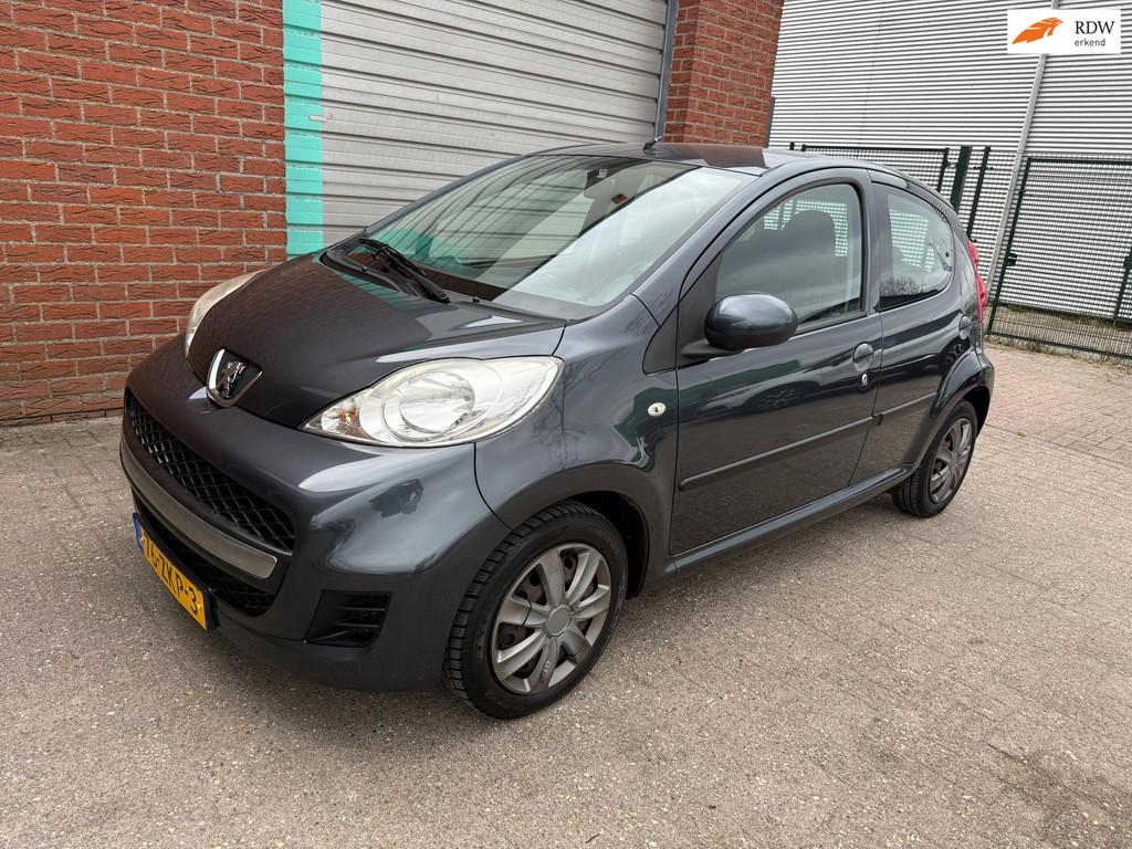 Peugeot 107 1.0-12V Millesim 200 Bj:2010, Voorwielaandrijving, Euro 5, Gebruikt, 4 stoelen