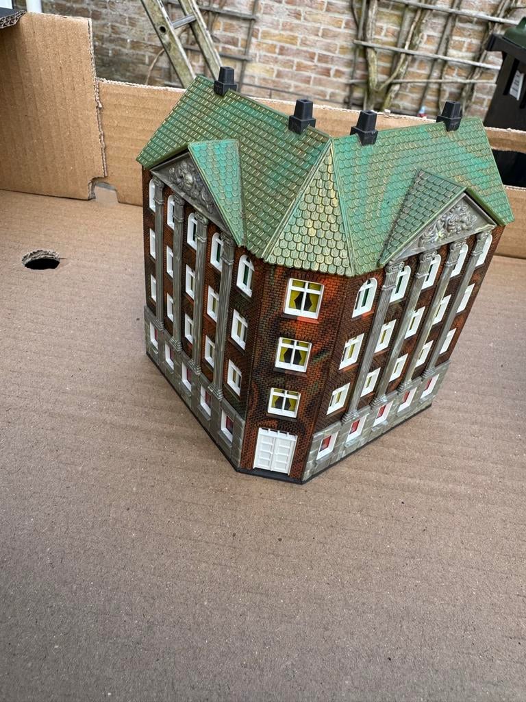 Heljan 1:87 Bankgebouw Hoekpand Stadsgebouw, Hobby en Vrije tijd, Overige merken, Gelijkstroom of Wisselstroom, Overige typen