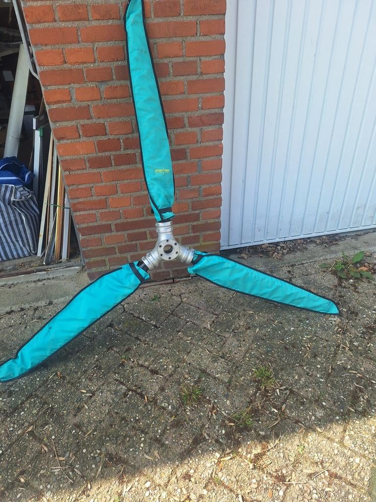 Vliegtuigpropeller met beschermhoezen, Overige merken, Gebruikt, Ophalen of Verzenden, Groter dan 1:72