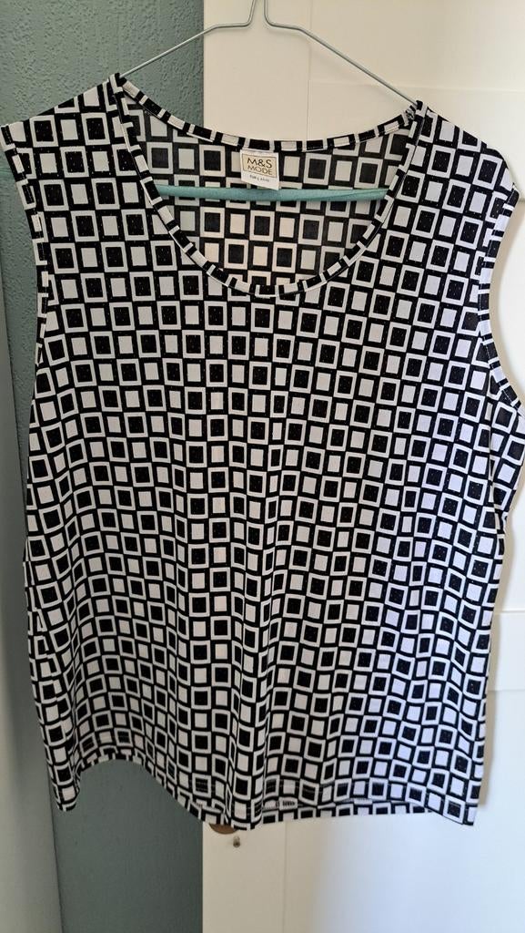 M&S Zwart-wit geblokte mouwloze top, Kleding | Dames, Tops, Zwart, Maat 42/44 (L), Ophalen of Verzenden, Zo goed als nieuw