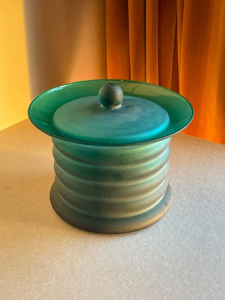 Memphis design style groene pot bonbonniere gegolfd, Groen, Ophalen of Verzenden, Zo goed als nieuw, Modern