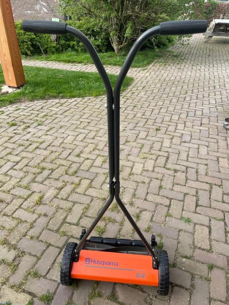 Husqvarna grasmaaier 64, Ophalen, Handgrasmaaier, Zo goed als nieuw, 40 t/m 49 cm