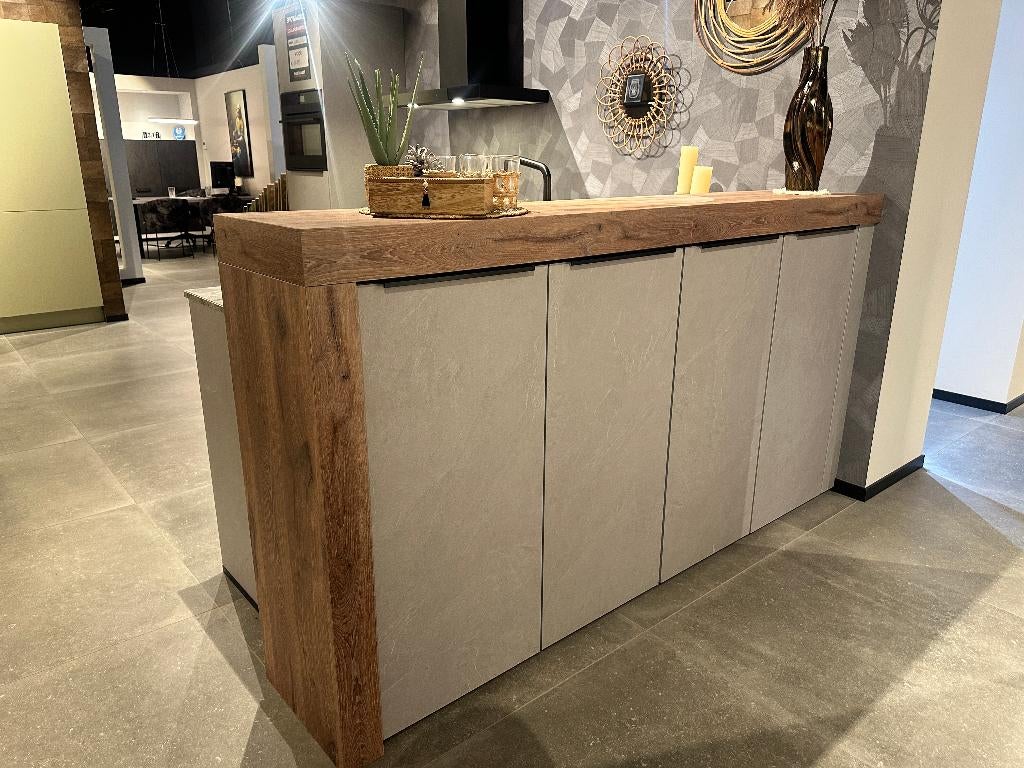 Volledige luxe showroom keuken met bar + apparatuur, Waldstraße 53–57 33415 Verl Duitsland, Verzenden, Overige typen, Nieuw