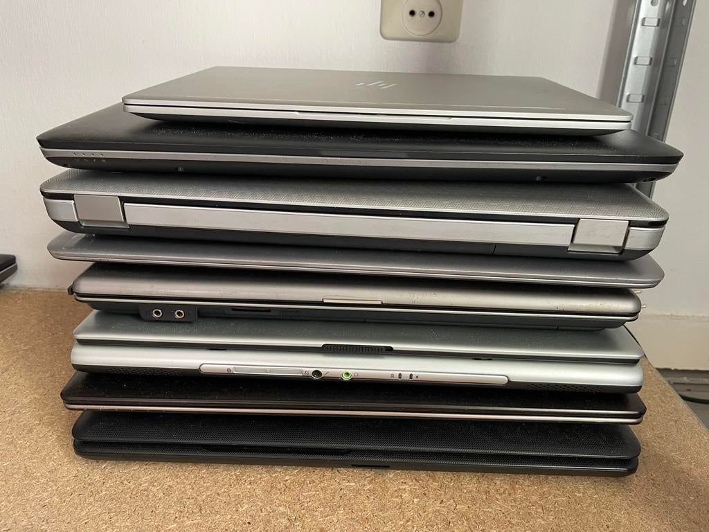 8 defecte laptops voor onderdelen, Computers en Software, Ophalen, Niet werkend, 2 tot 3 Ghz, Met touchscreen