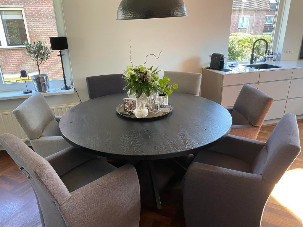 Massief zwarte ronde eettafel met 6 stoelen, Huis en Inrichting, Tafels | Eettafels, Ophalen, Gebruikt, 150 tot 200 cm, Rond