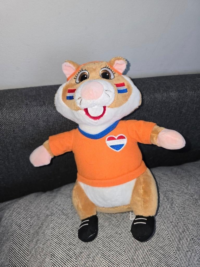 oranje voetbal hamster   (d30, Ophalen of Verzenden, Zo goed als nieuw, Overige typen