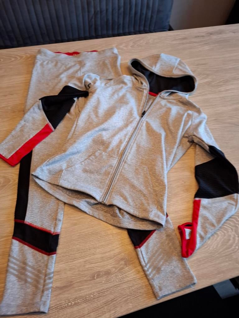 Sport setje maat 158, Ophalen of Verzenden, Zo goed als nieuw