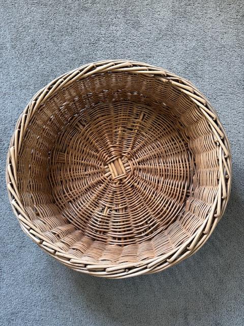 Grote rieten mand / hondenmand ca. 58 cm doorsnede, Ophalen, Gebruikt, Riet