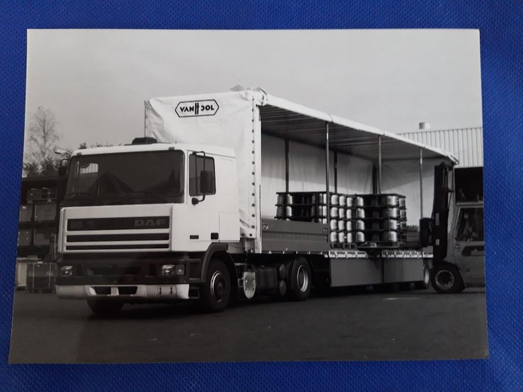 foto DAF 95 trekker met Van Hool schuifzeilen trailer ( +, Ophalen of Verzenden, Zo goed als nieuw, Auto's