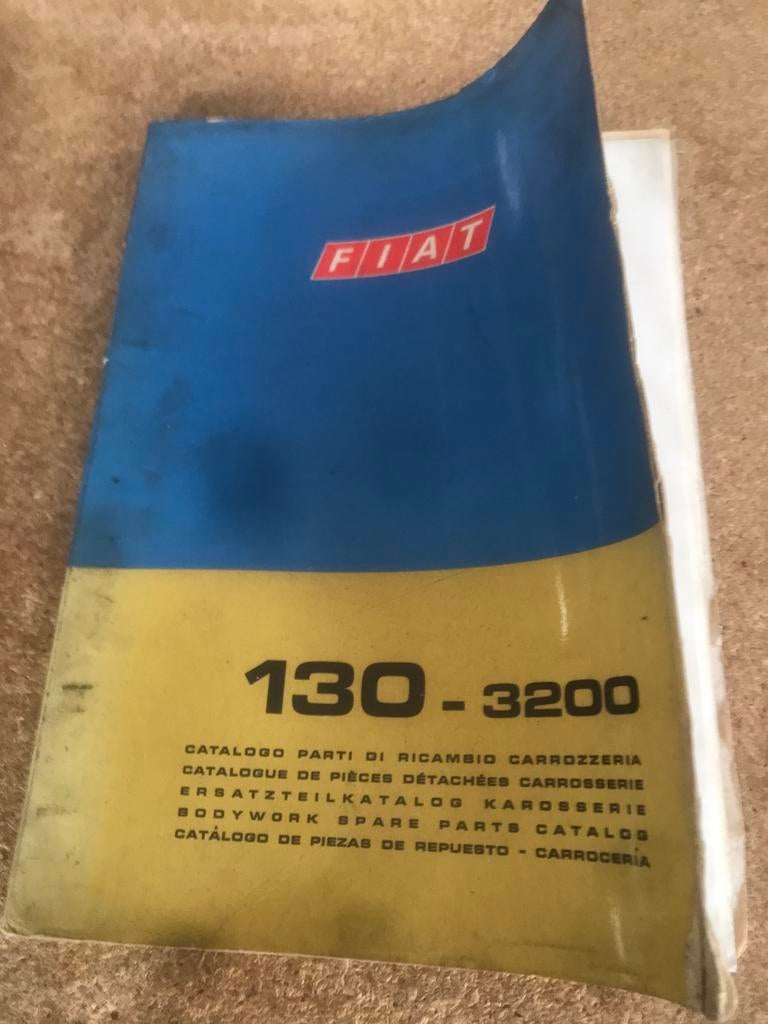 Fiat 130 onderdelen  boeken origineel, Ophalen of Verzenden