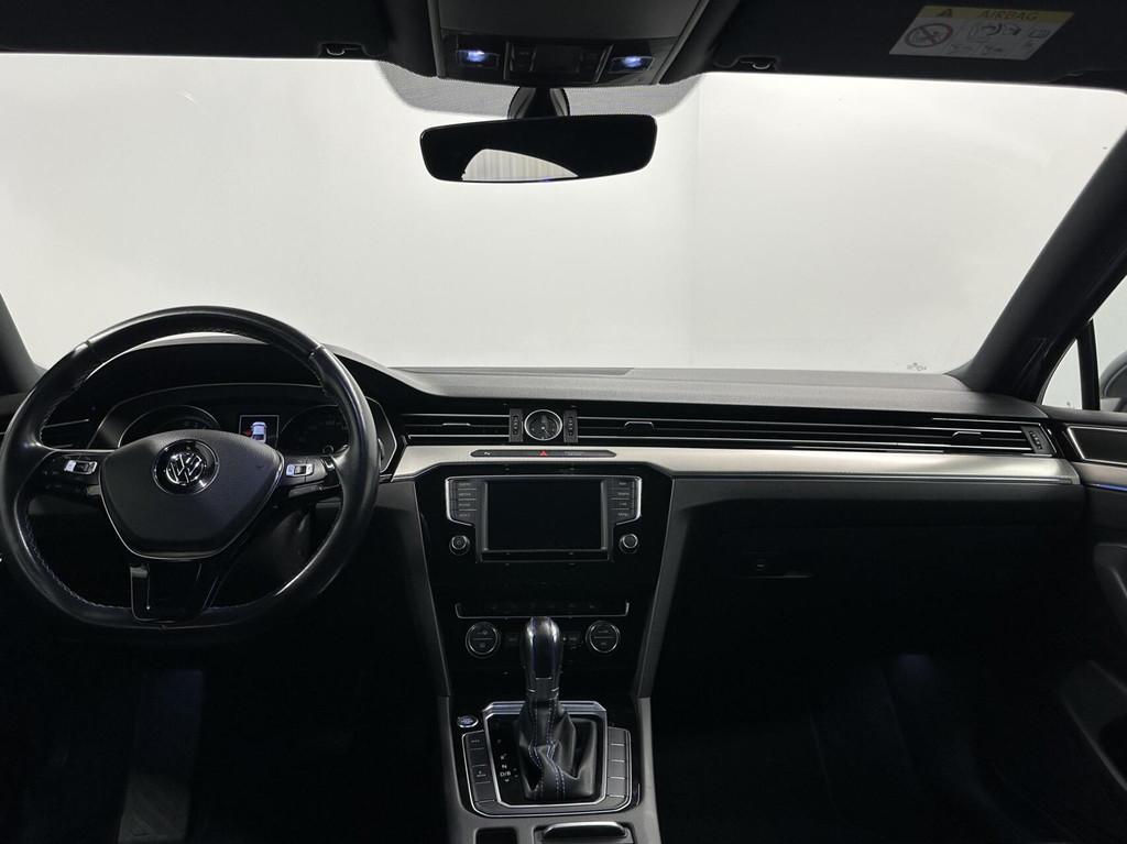 Volkswagen Passat 1.4 TSI GTE Connected TREKHAAK-NAVI-DAB-ST, Auto's, Volkswagen, Gebruikt, Euro 6, Met garantie (alle), 1622 kg